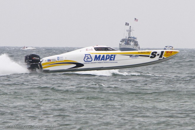 ’Mapei’ raced over the 49.9 mile (80.4km) course in just 34 minutes to win Superboat Stock at an average speed of 87.63mph (141km/hr). © Rodrick Cox